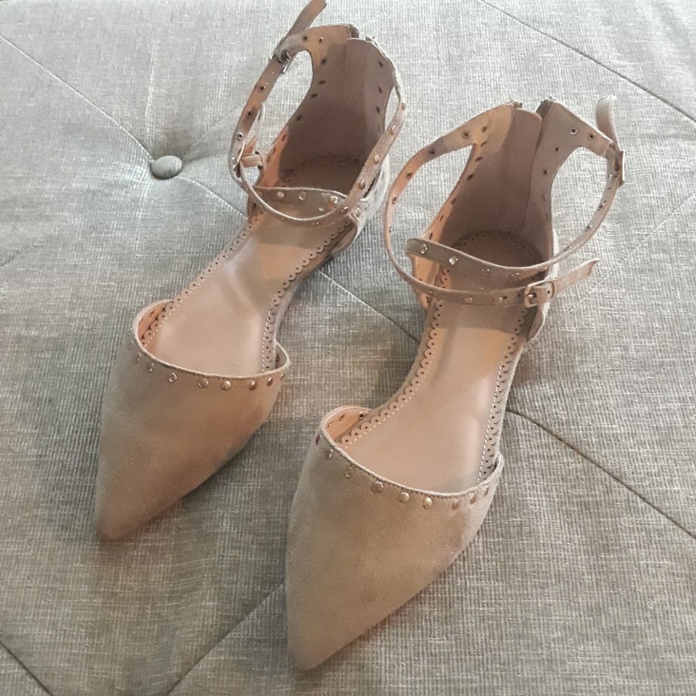 Nude flat shoes size 11